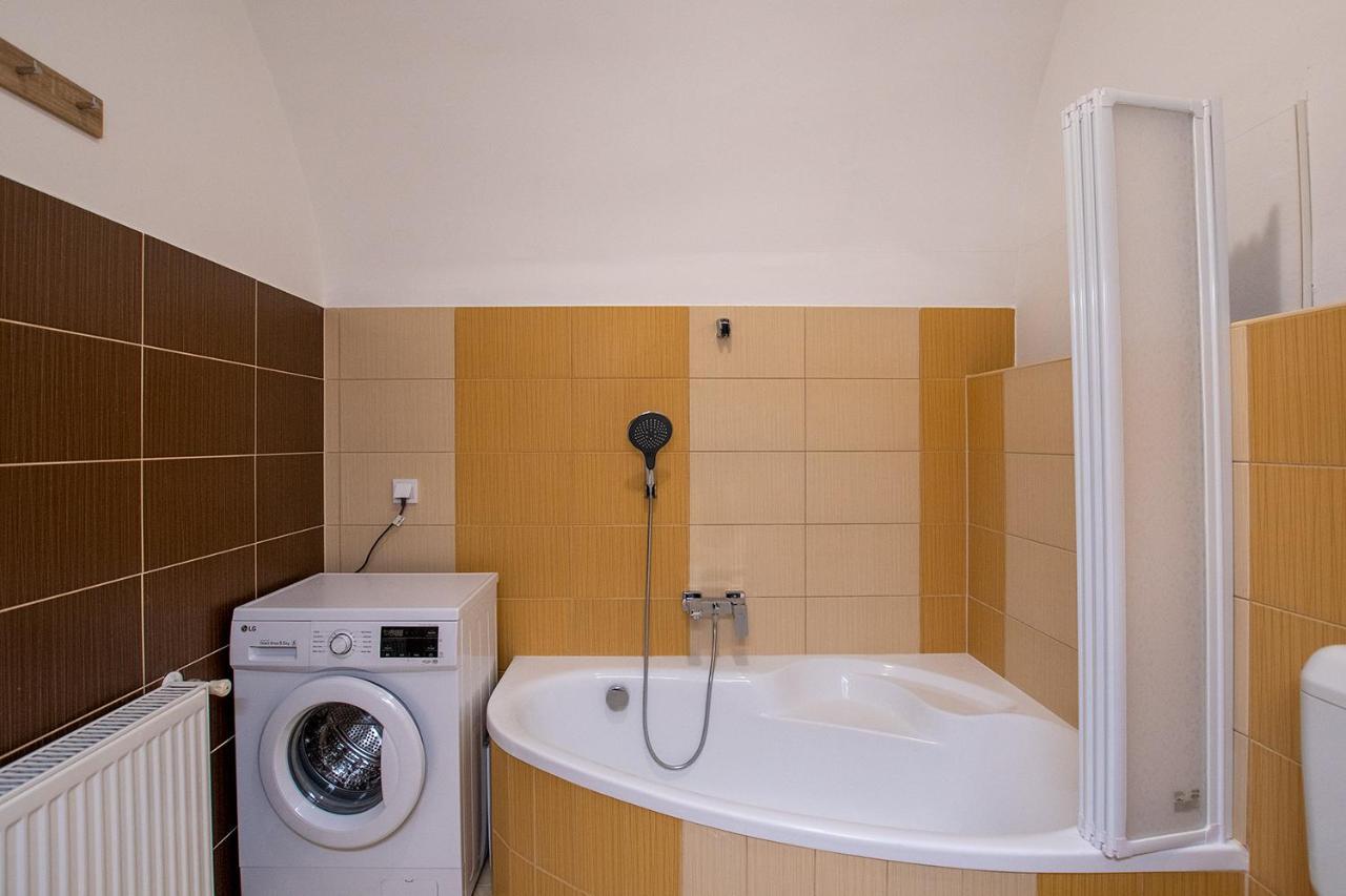 Appartement Zora Lak à Sopron Extérieur photo